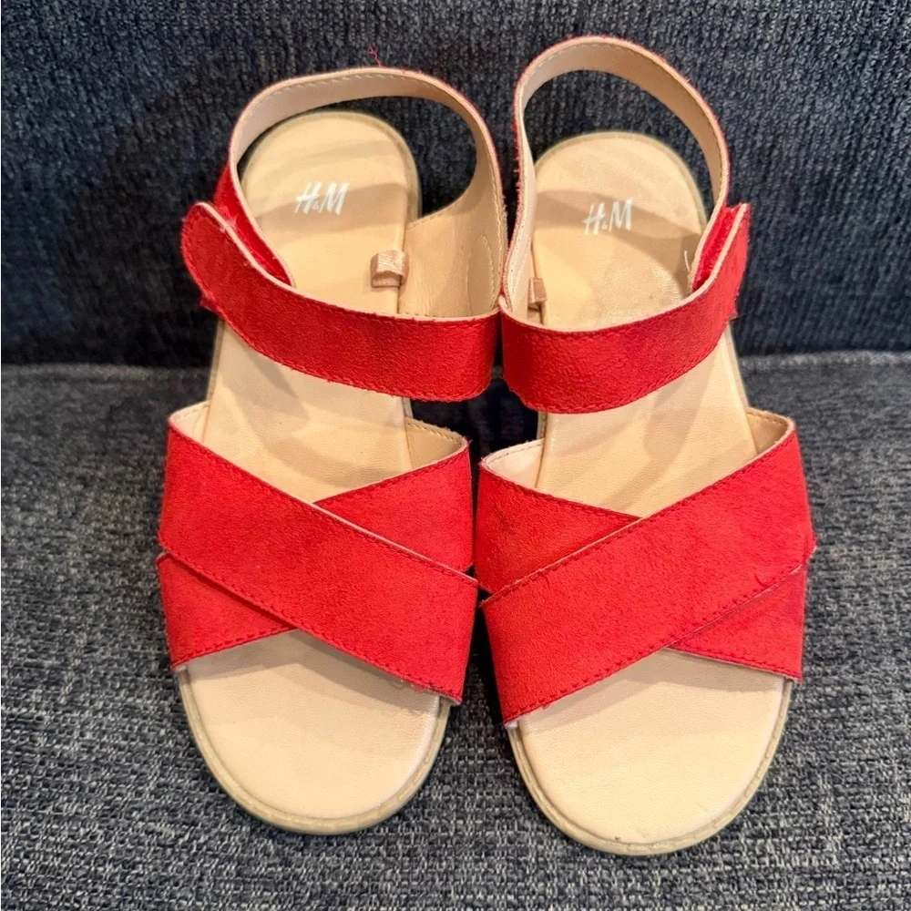 H&M Girls Red Cross-Strap casual coastal fashion chic Sandals Red Size 31 / US 1